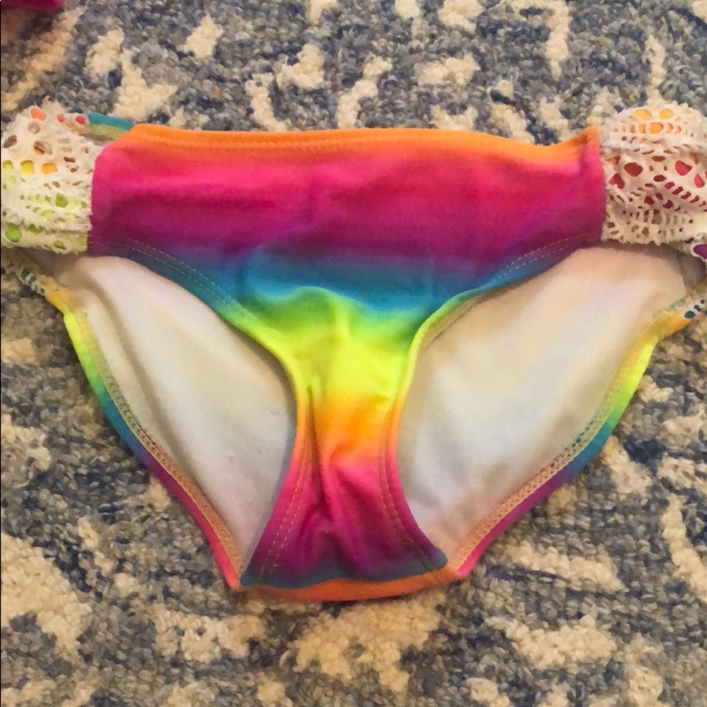 bikini - Picture 3 of 5